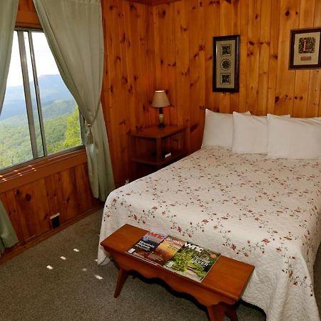 Alpine Inn Little Switzerland エクステリア 写真