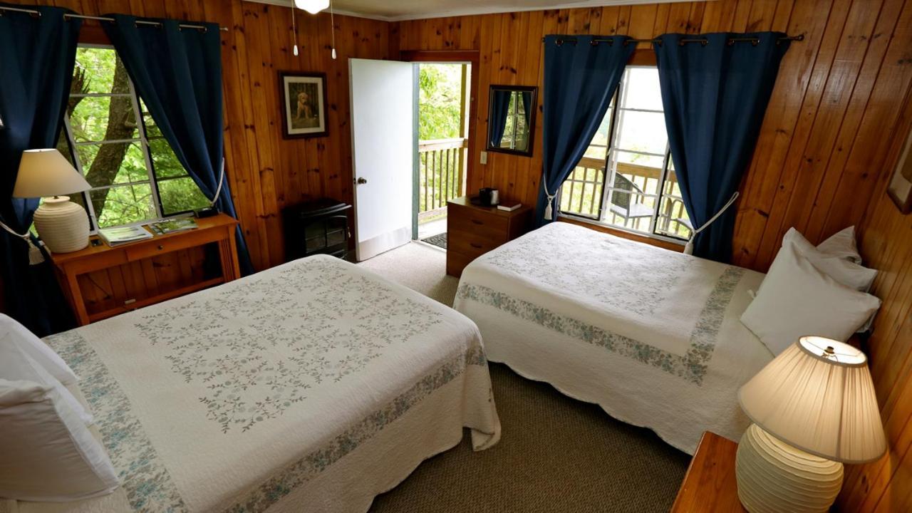Alpine Inn Little Switzerland エクステリア 写真