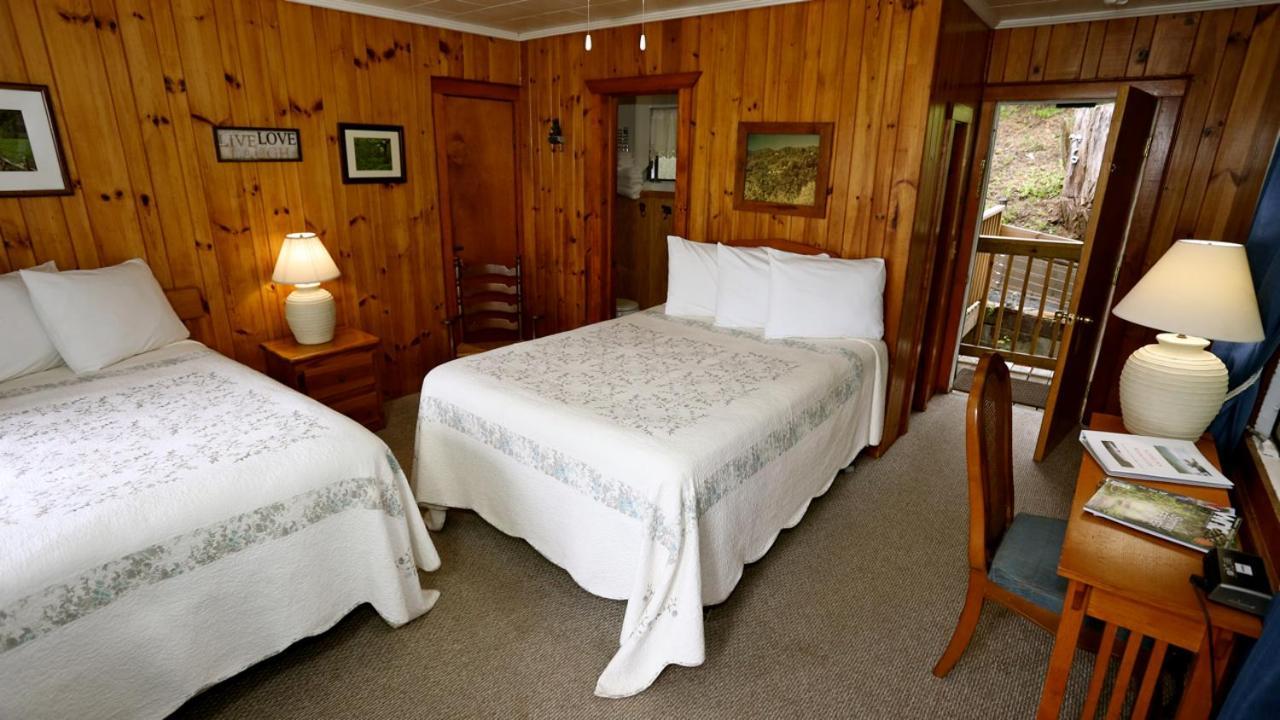 Alpine Inn Little Switzerland エクステリア 写真