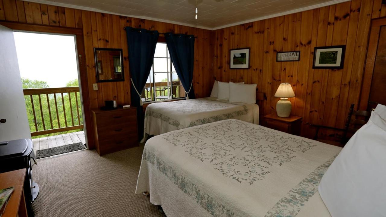 Alpine Inn Little Switzerland エクステリア 写真