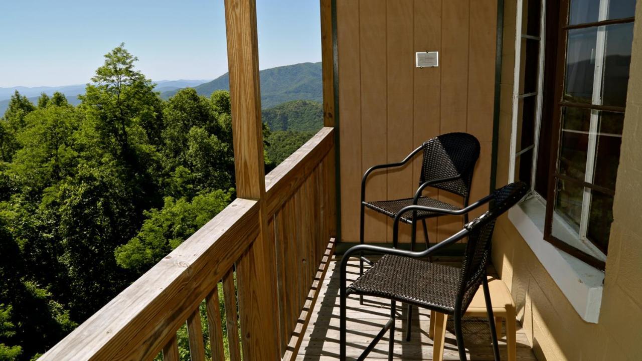 Alpine Inn Little Switzerland エクステリア 写真