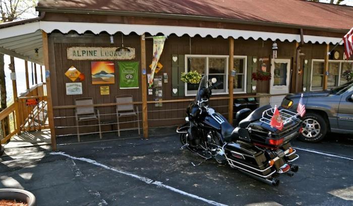 Alpine Inn Little Switzerland エクステリア 写真