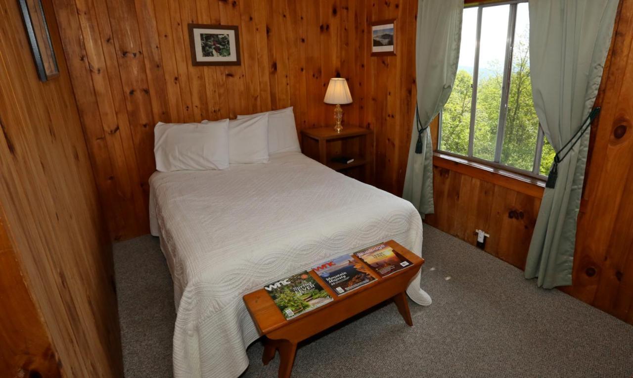 Alpine Inn Little Switzerland エクステリア 写真
