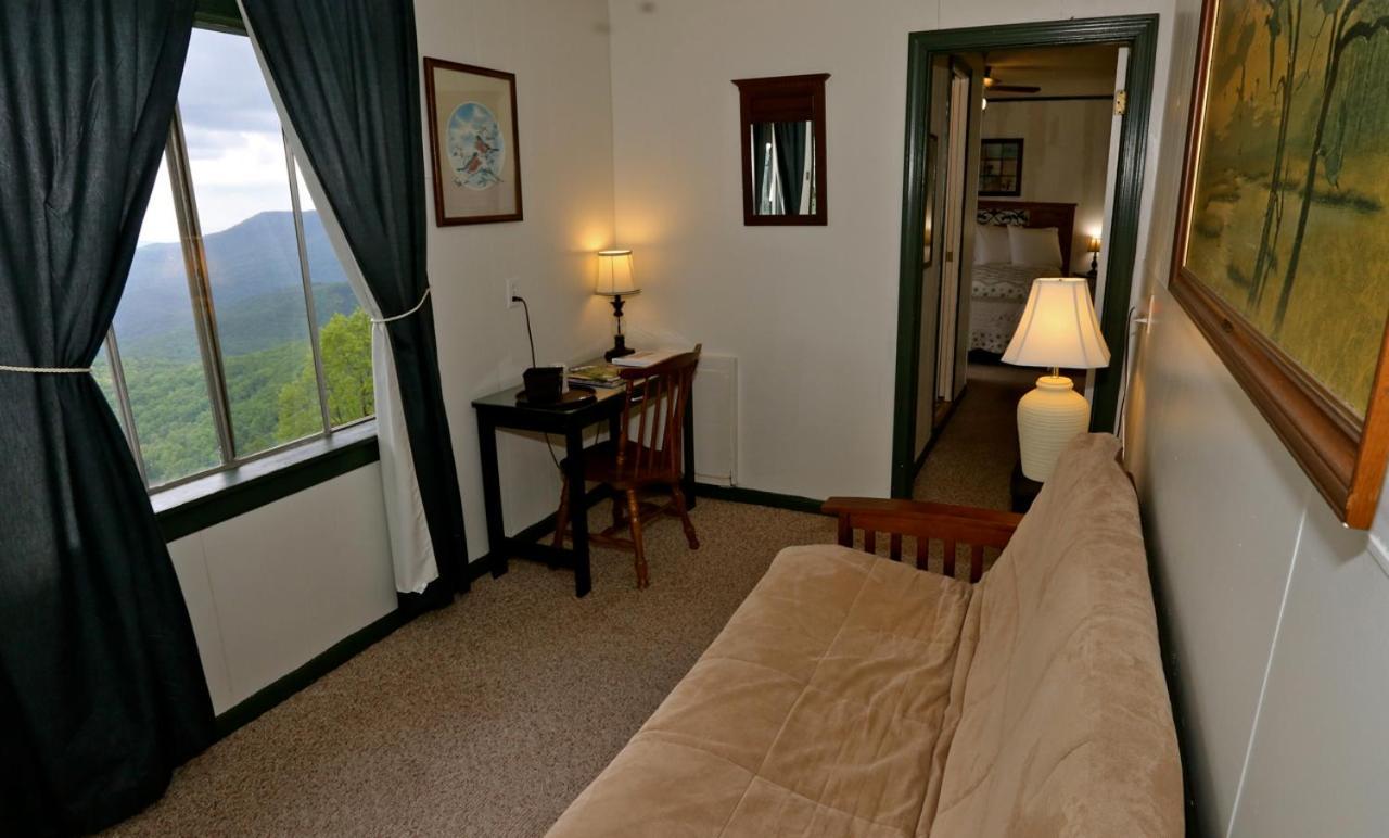 Alpine Inn Little Switzerland エクステリア 写真