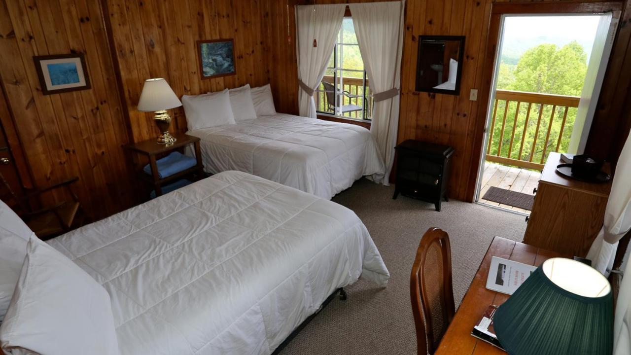Alpine Inn Little Switzerland エクステリア 写真