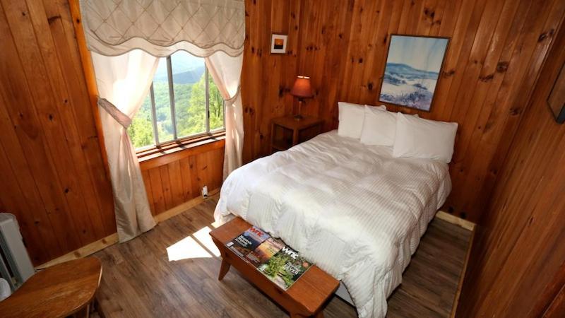 Alpine Inn Little Switzerland エクステリア 写真